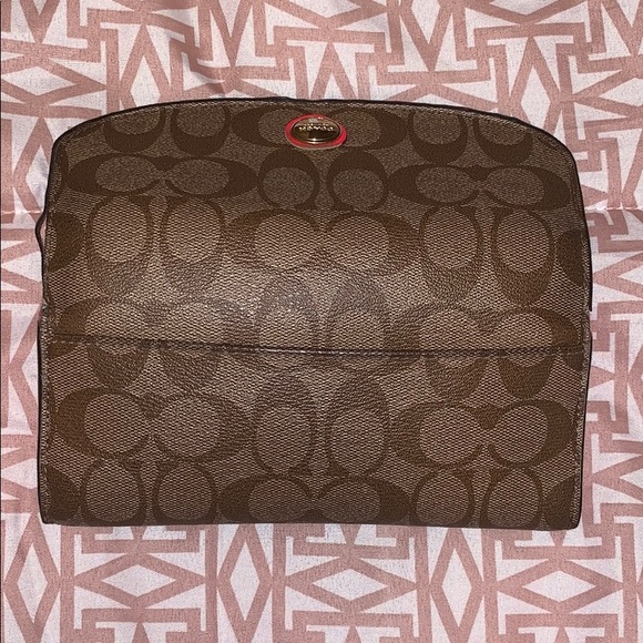 Coach Wallet 💕 - Picture 2 of 3